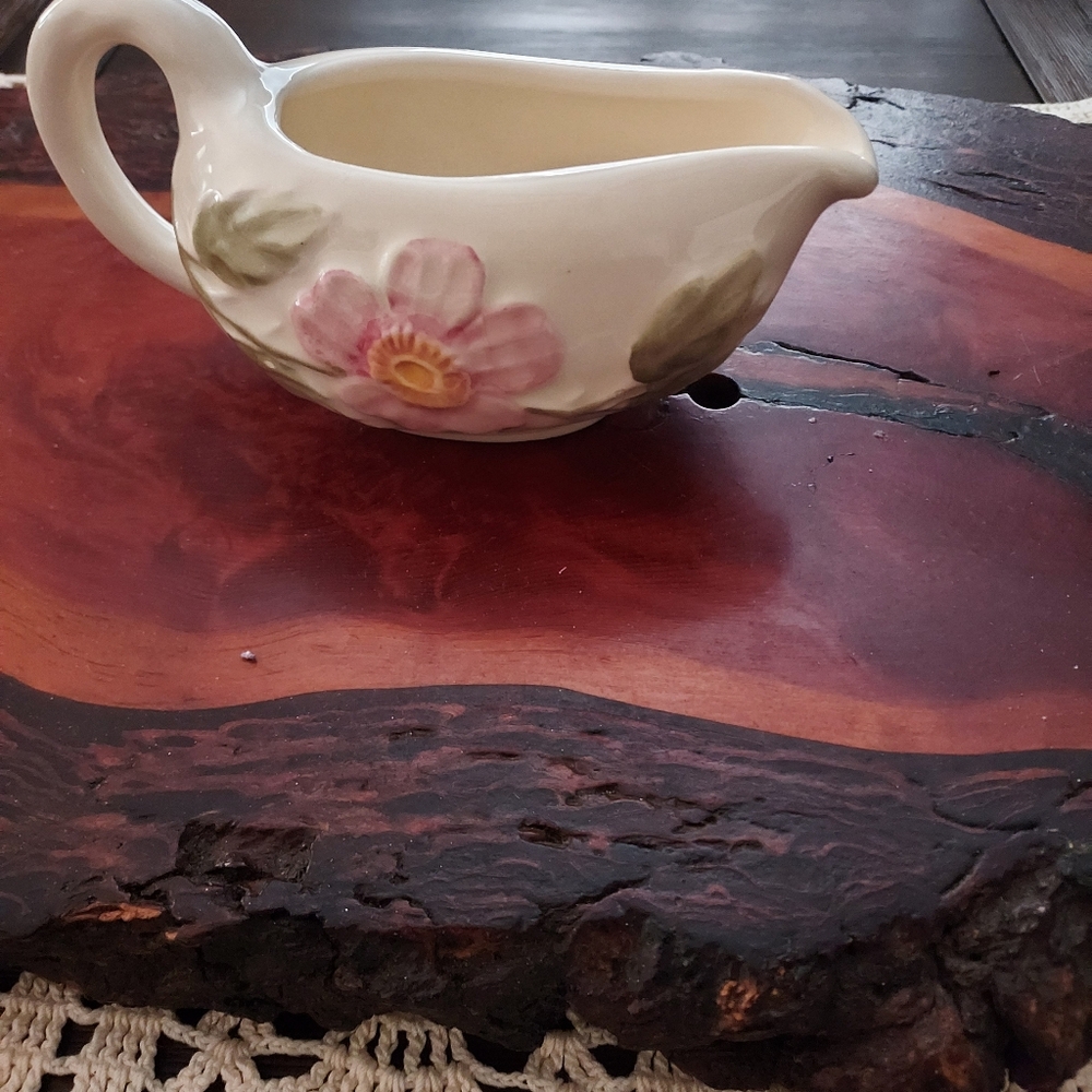 Century gravy dish
